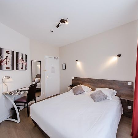 Logis Hotel - Le Petit Bellon Senlis  Eksteriør billede