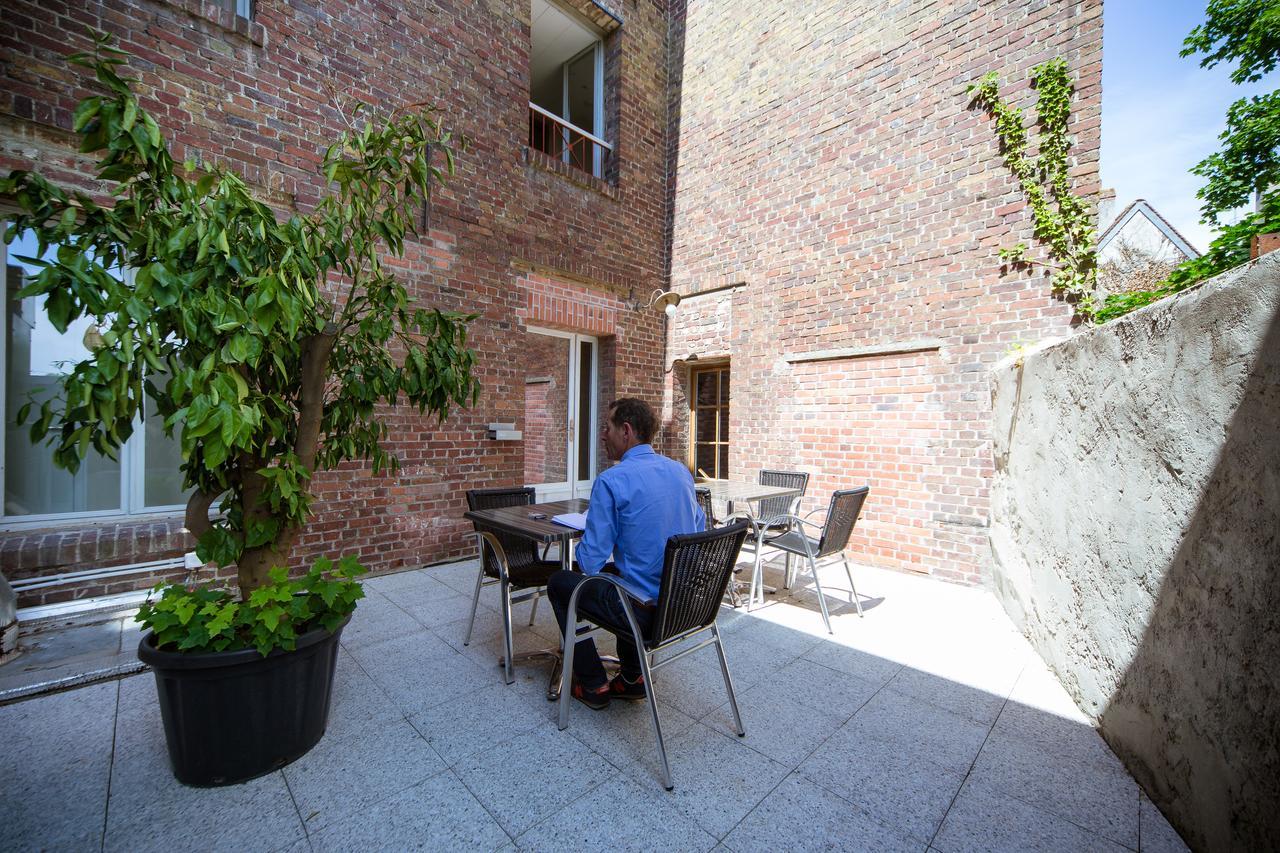 Logis Hotel - Le Petit Bellon Senlis  Eksteriør billede