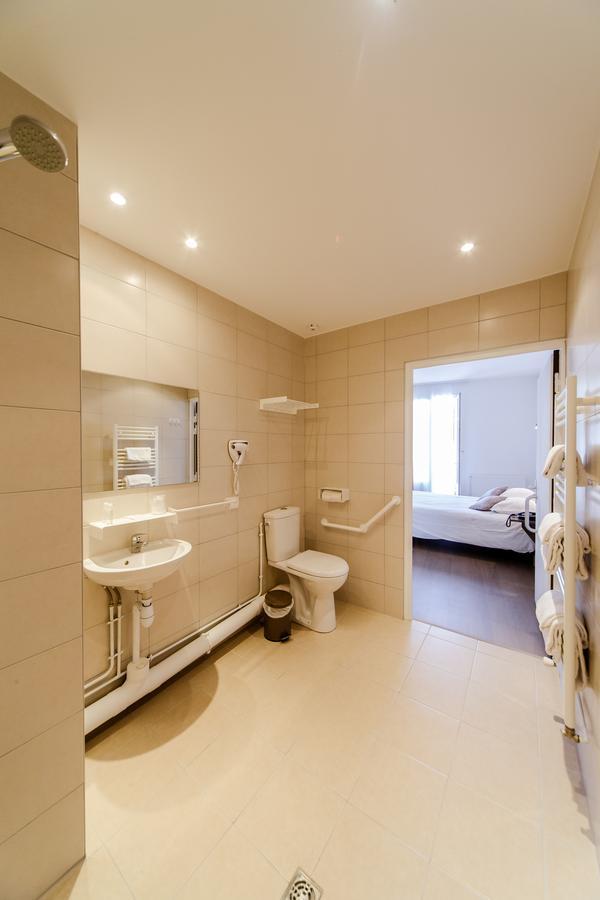 Logis Hotel - Le Petit Bellon Senlis  Eksteriør billede