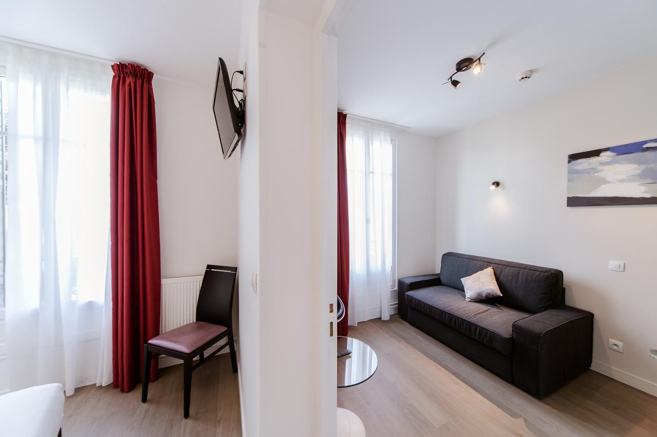 Logis Hotel - Le Petit Bellon Senlis  Eksteriør billede