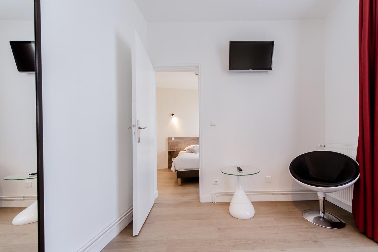 Logis Hotel - Le Petit Bellon Senlis  Eksteriør billede