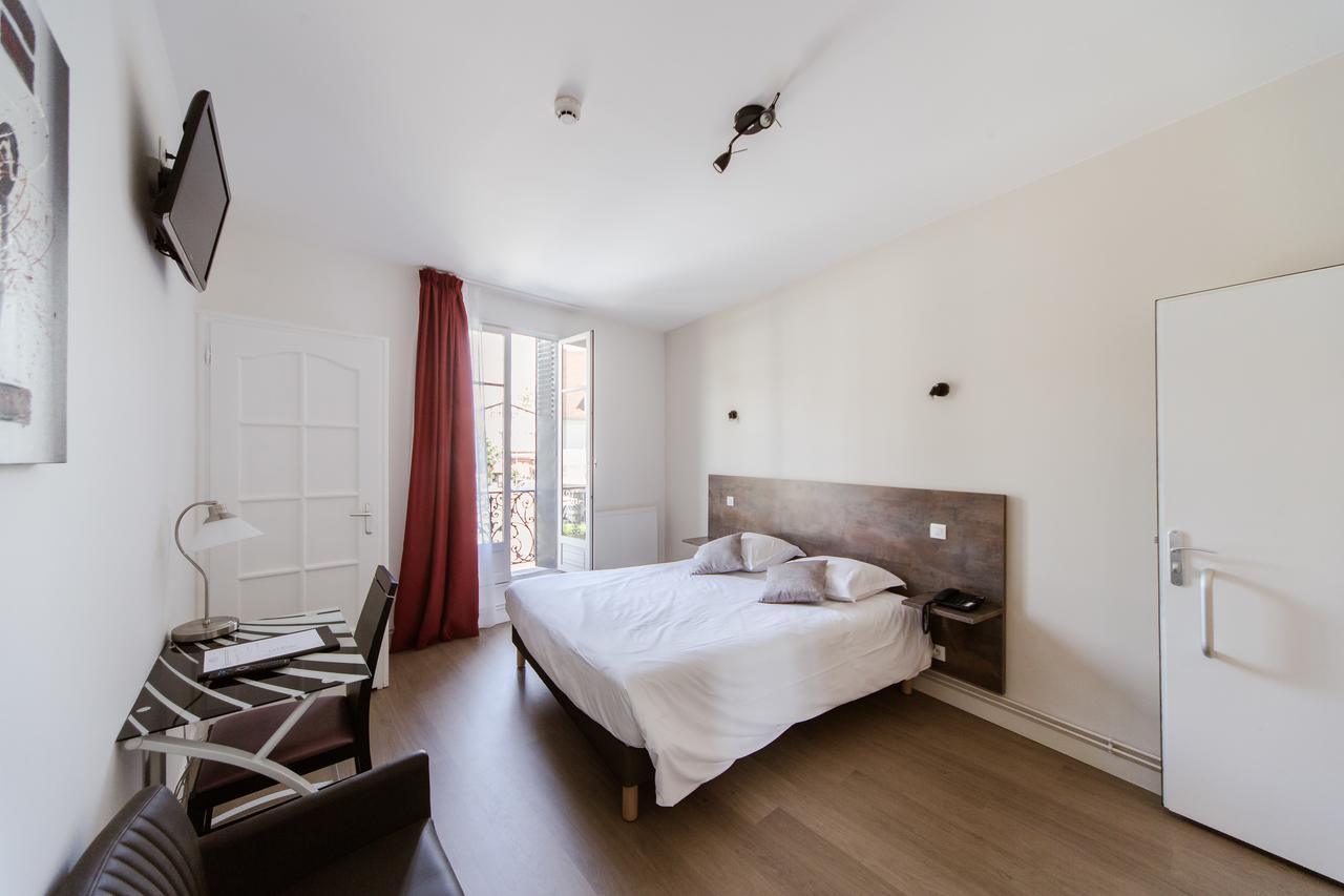 Logis Hotel - Le Petit Bellon Senlis  Eksteriør billede