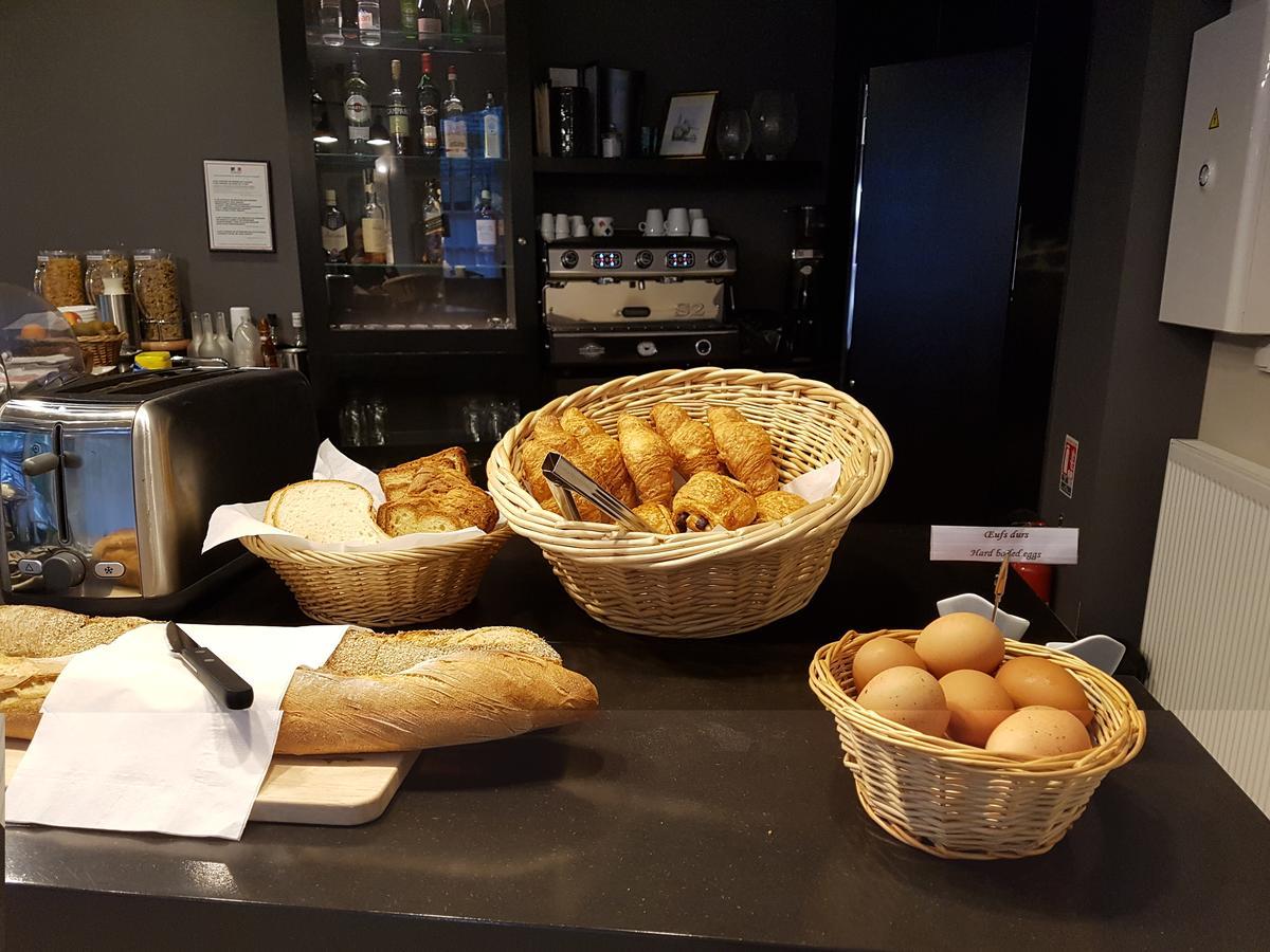 Logis Hotel - Le Petit Bellon Senlis  Eksteriør billede